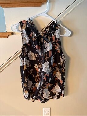 Violet & Claire Black Floral Tie-Neck Camisole